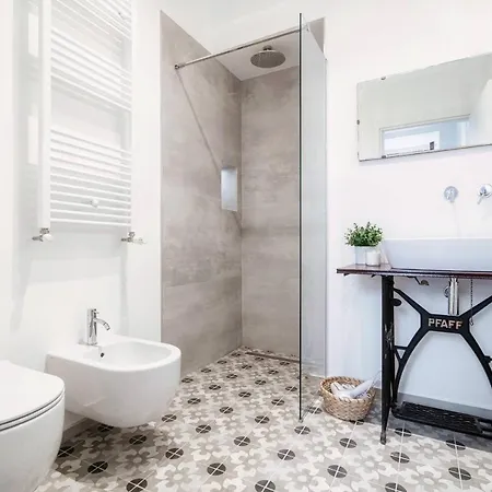 Cesare 22 - The House Of Travelers