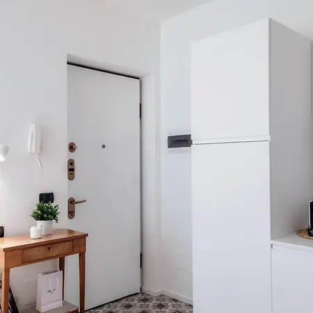 Cesare 22 - The House Of Travelers *