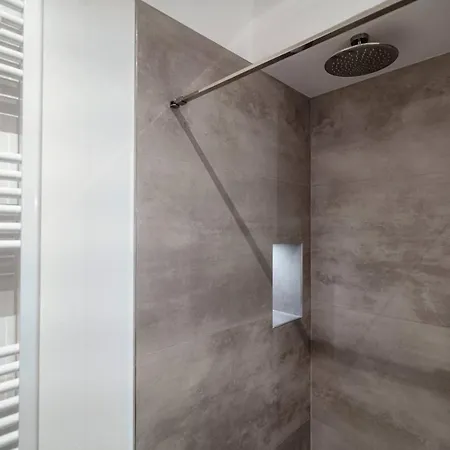 Cesare 22 - The House Of Travelers