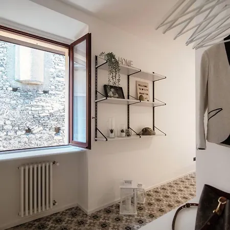 Cesare 22 - The House Of Travelers *