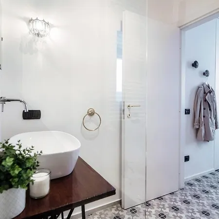 Cesare 22 - The House Of Travelers Nyaraló *