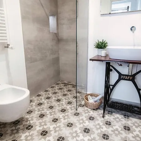 Cesare 22 - The House Of Travelers