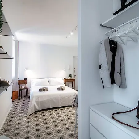 Cesare 22 - The House Of Travelers コモ